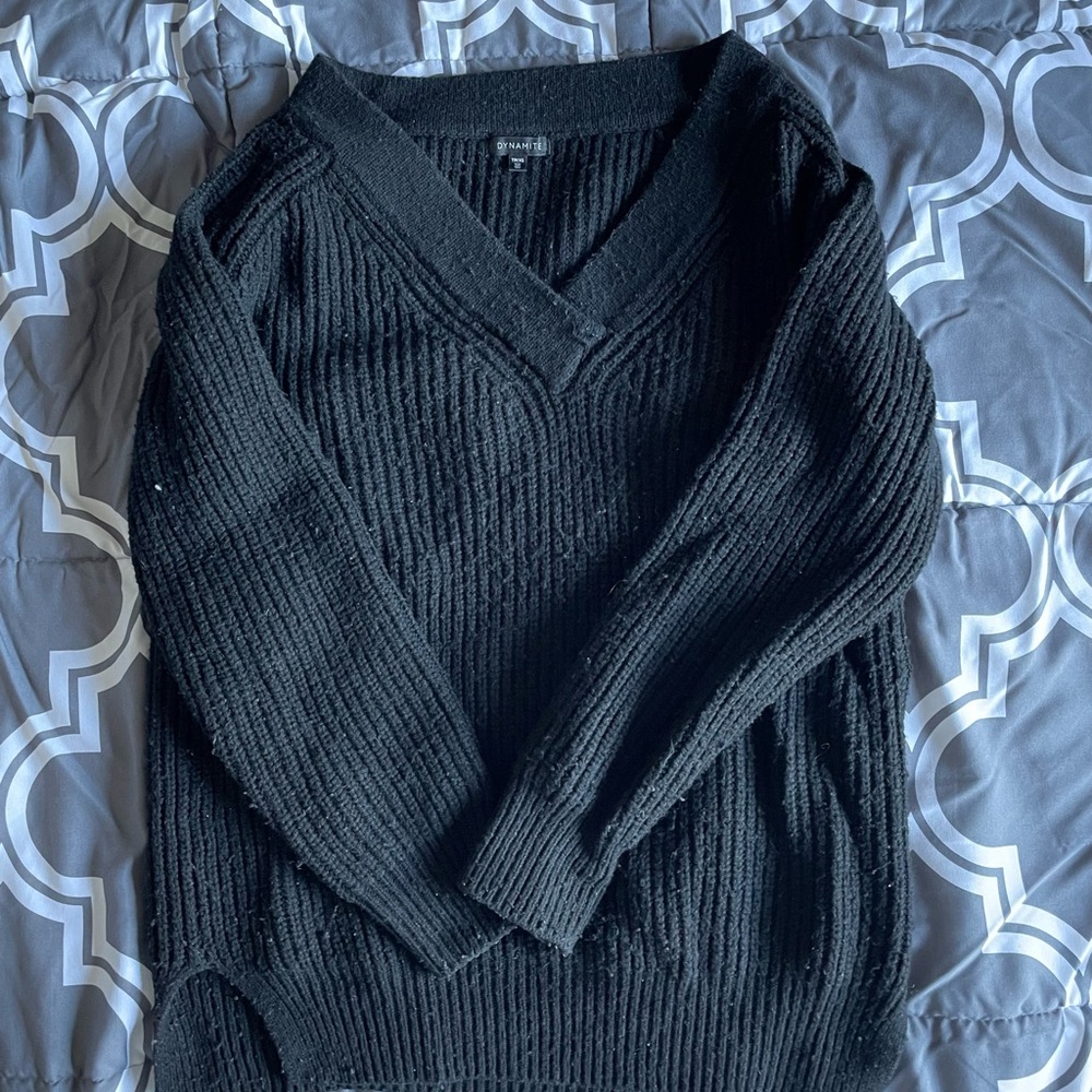 **SOLD**Dynamite Women’s Black V-Neck Sweater